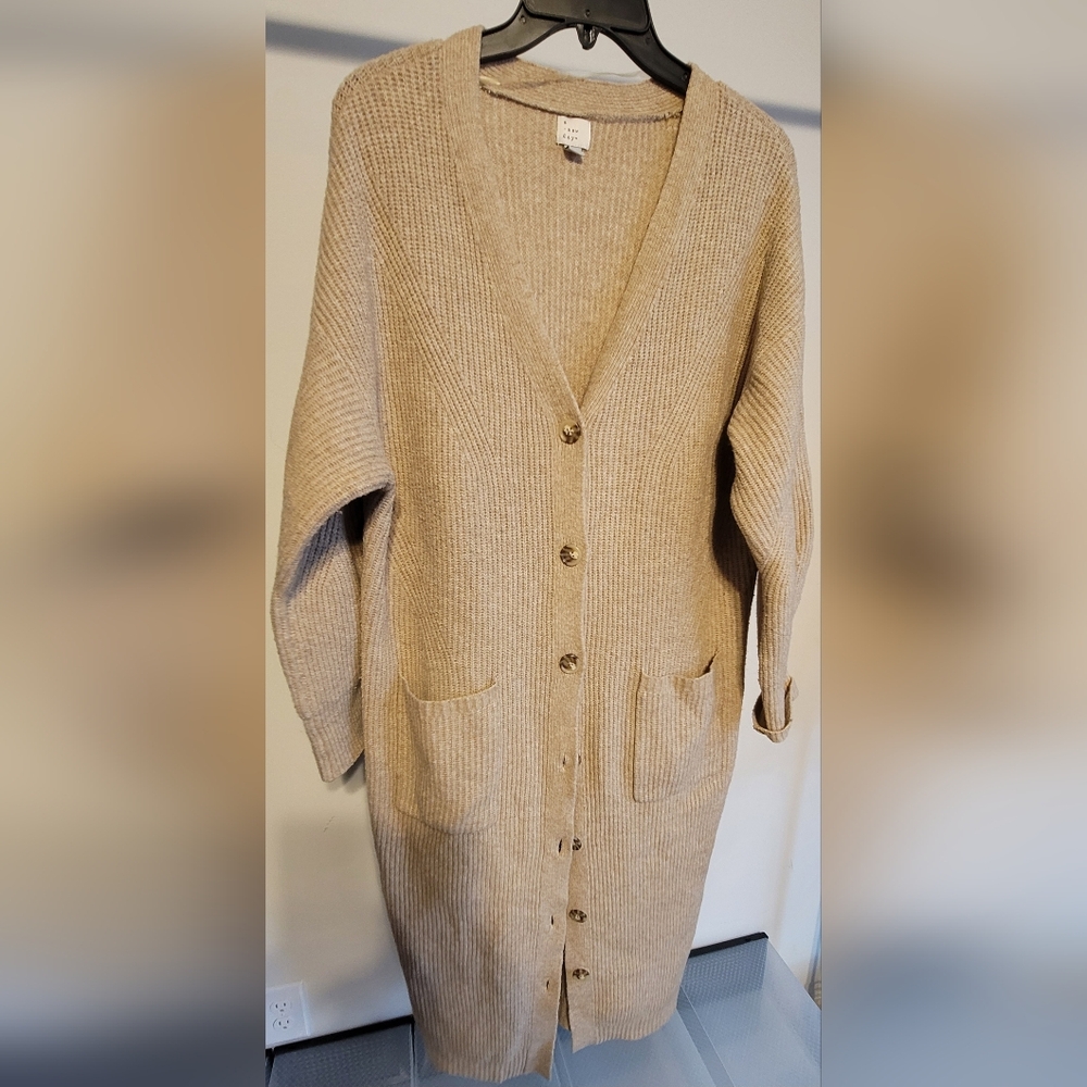 Cozy Beige Knit Cardigan with Pockets